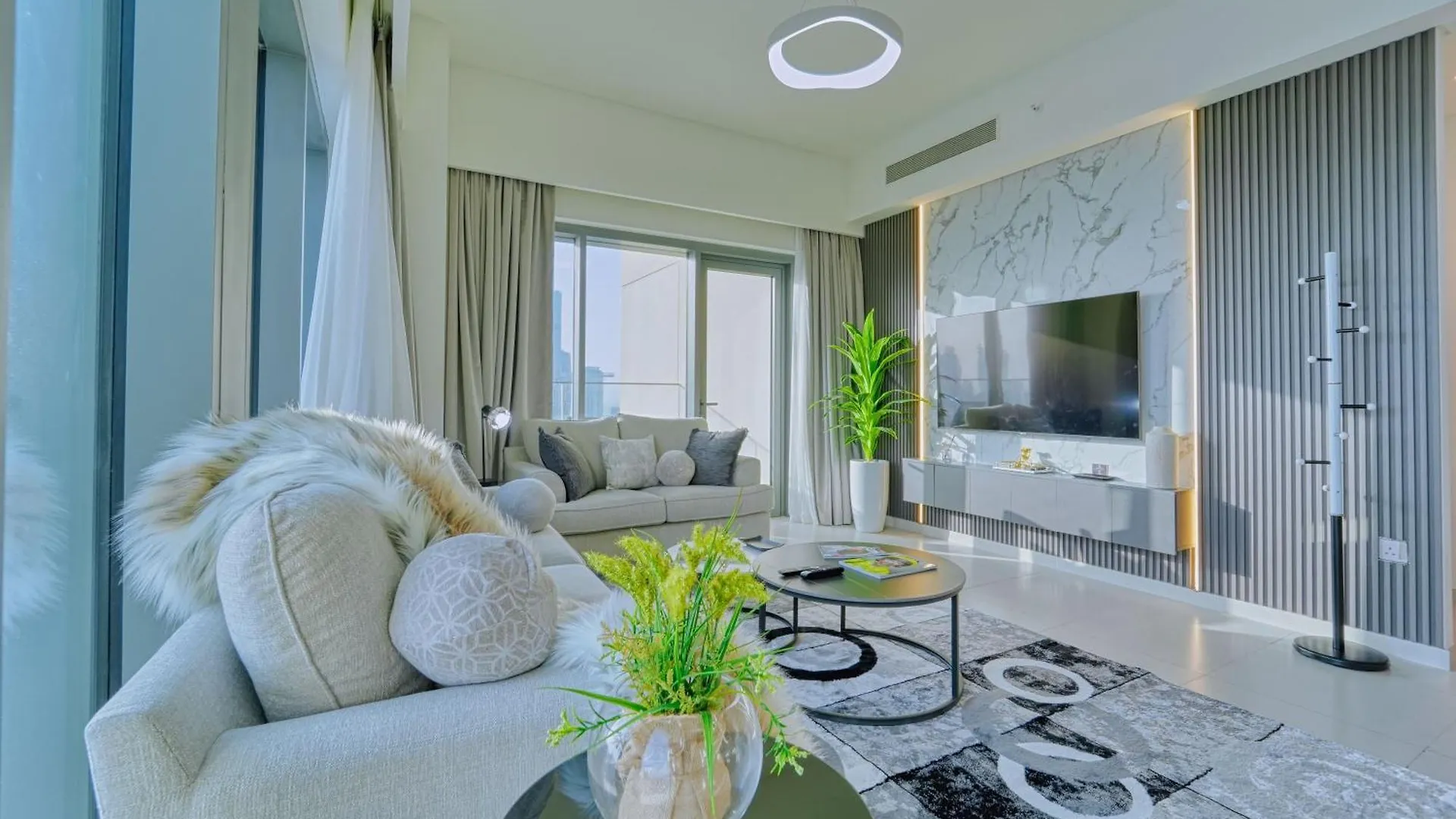 Burj Khalifa Dancing Fountain View Apartment Dubai United Arab Emirates